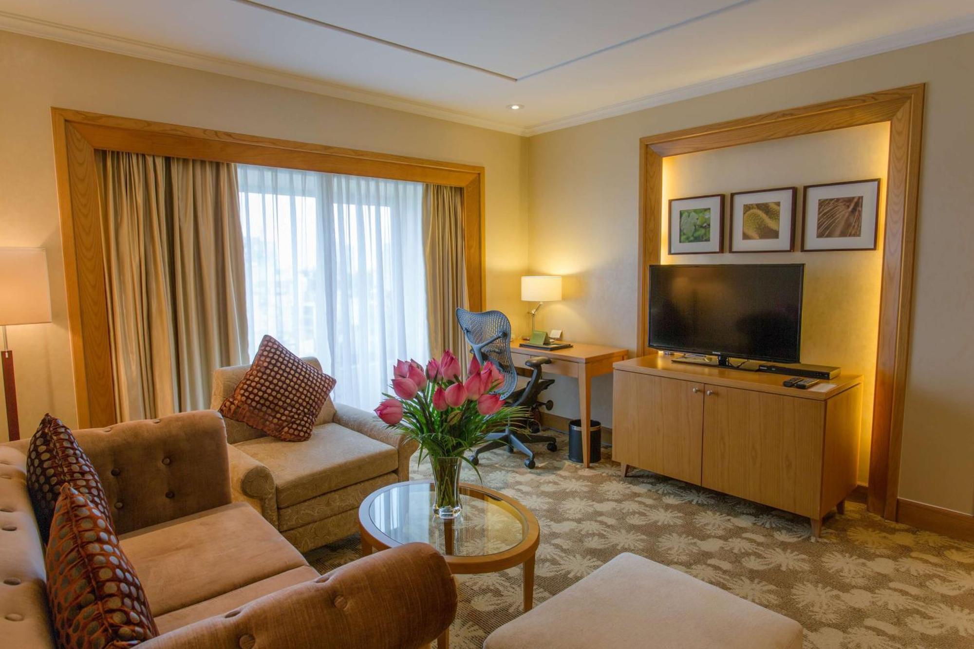 Hilton Garden Inn Hanoi Exterior photo