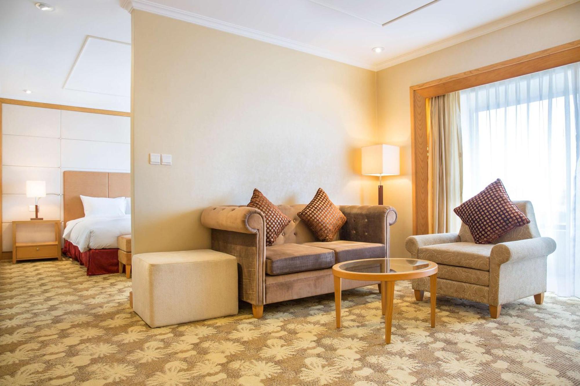 Hilton Garden Inn Hanoi Exterior photo