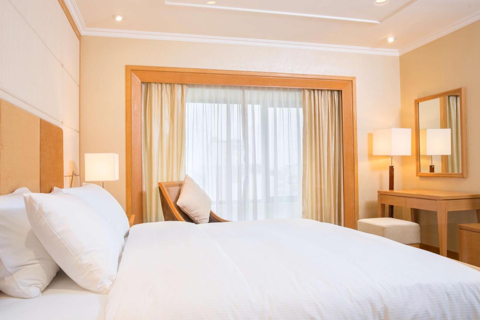 Hilton Garden Inn Hanoi Exterior photo