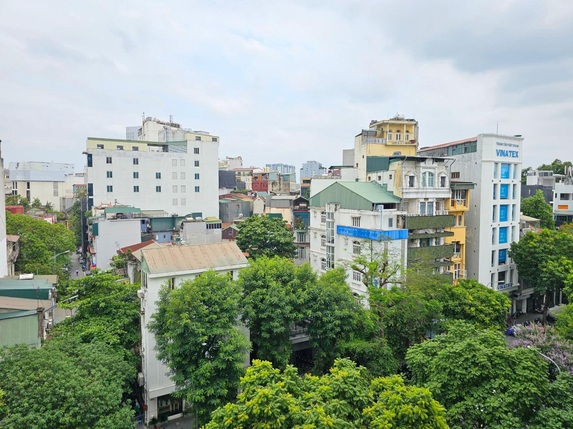 Hilton Garden Inn Hanoi Exterior photo