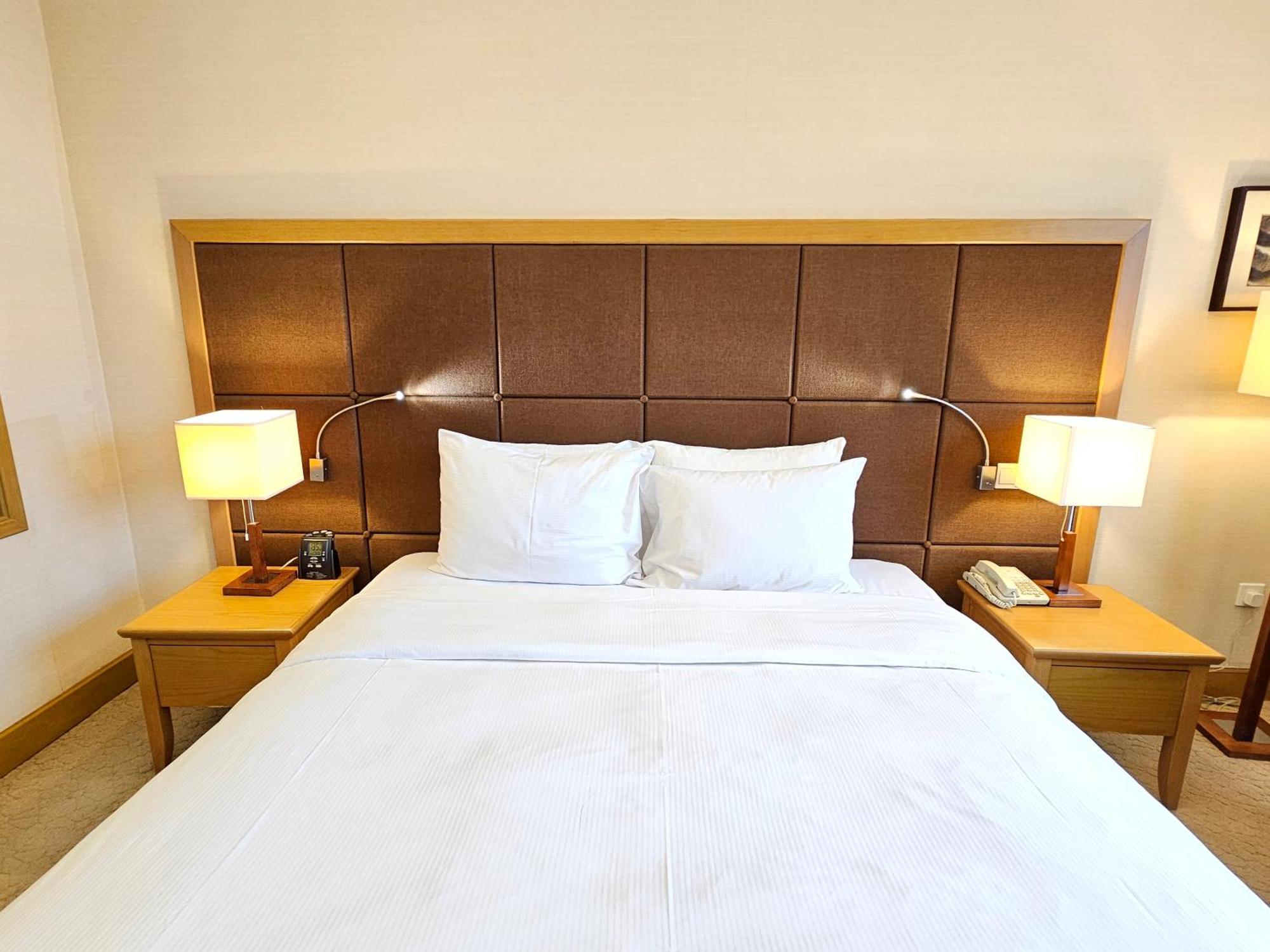 Hilton Garden Inn Hanoi Exterior photo