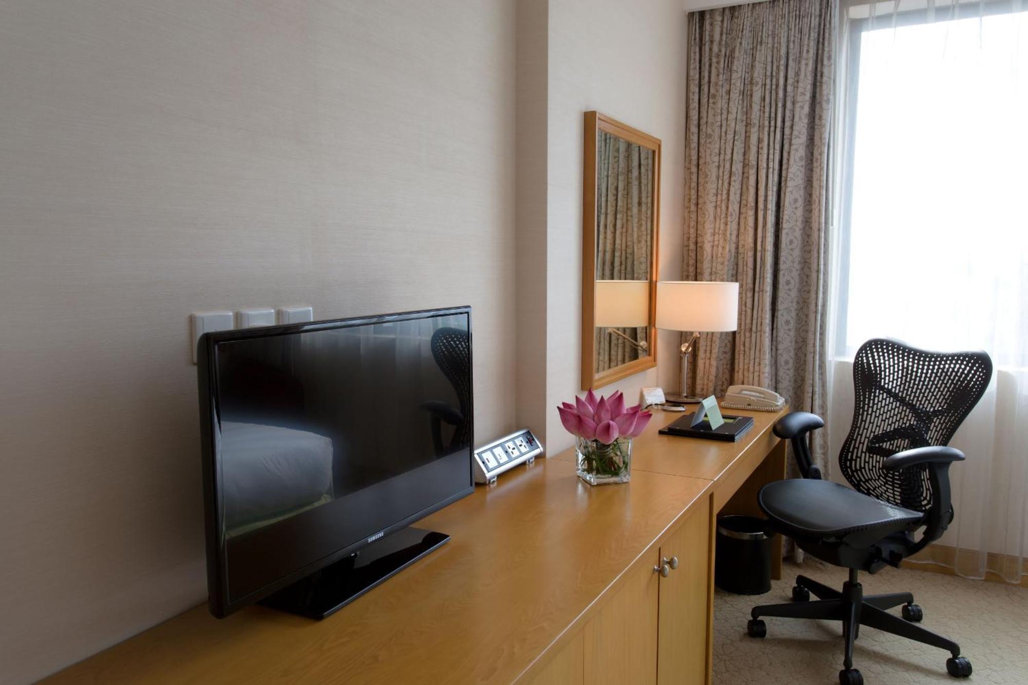 Hilton Garden Inn Hanoi Exterior photo