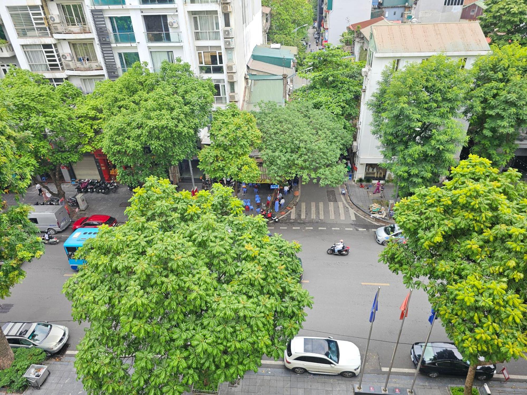 Hilton Garden Inn Hanoi Exterior photo